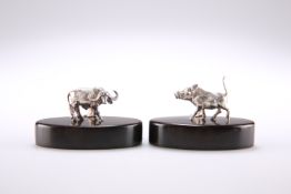 A PAIR OF CONTEMPORARY SILVER PLACE CARD HOLDERS