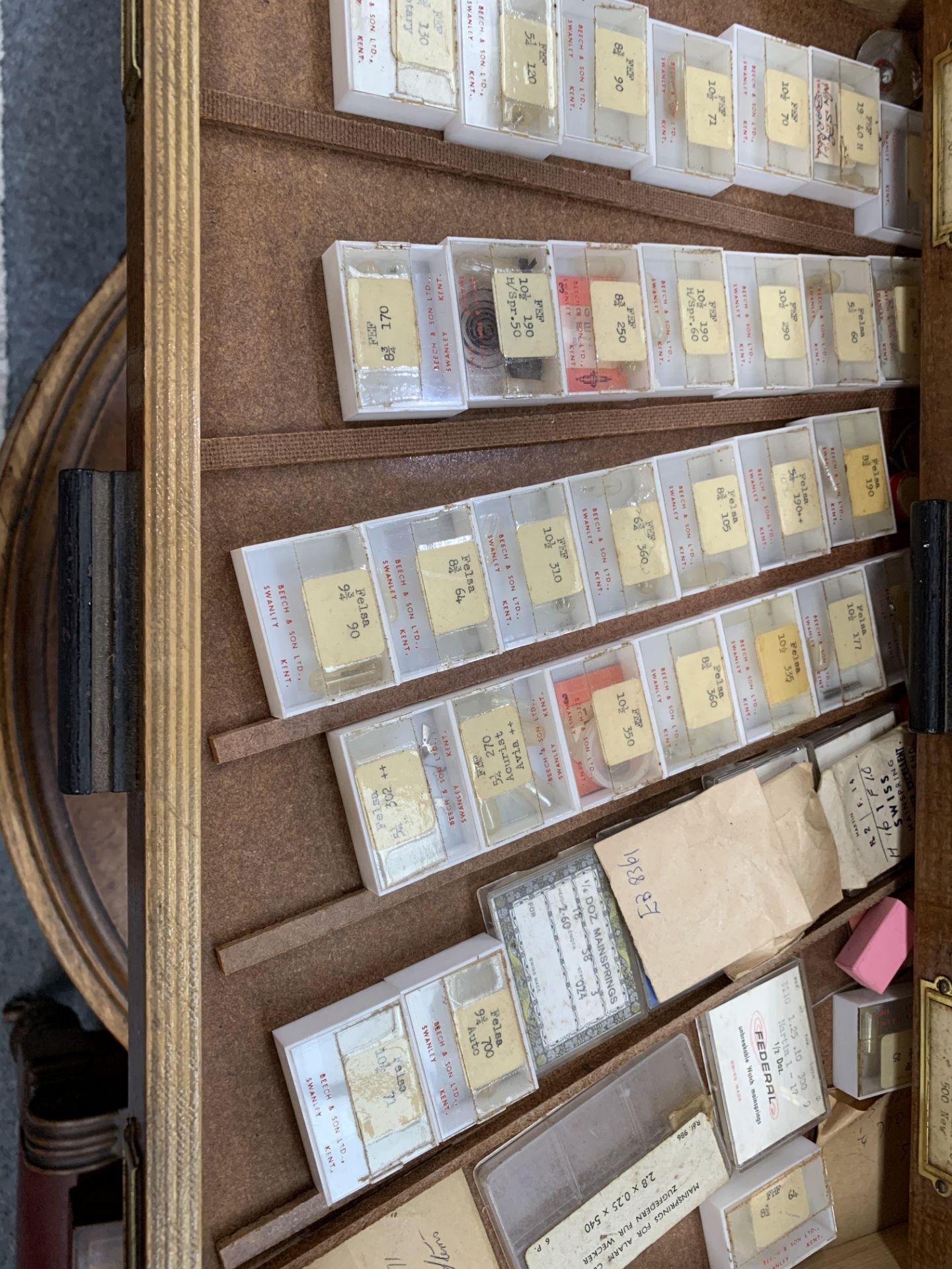 A LARGE SELECTION OF WATCH MATERIALS IN WOODEN CHEST - Image 6 of 21
