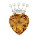 A 9CT CITRINE, DIAMOND CULTURED PEARL HEART AND CROWN BROOCH