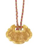 A CHINESE GOLD PENDANT