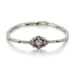 AN EARLY 20TH CENTURY DIAMOND AND SAPPHIRE BRACELET