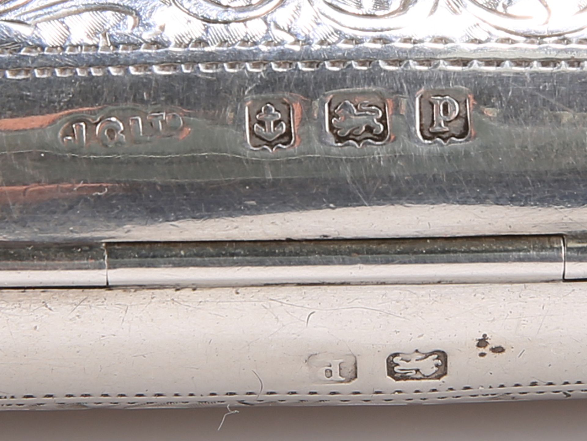 A GEORGE V SILVER PURSE - Image 4 of 4