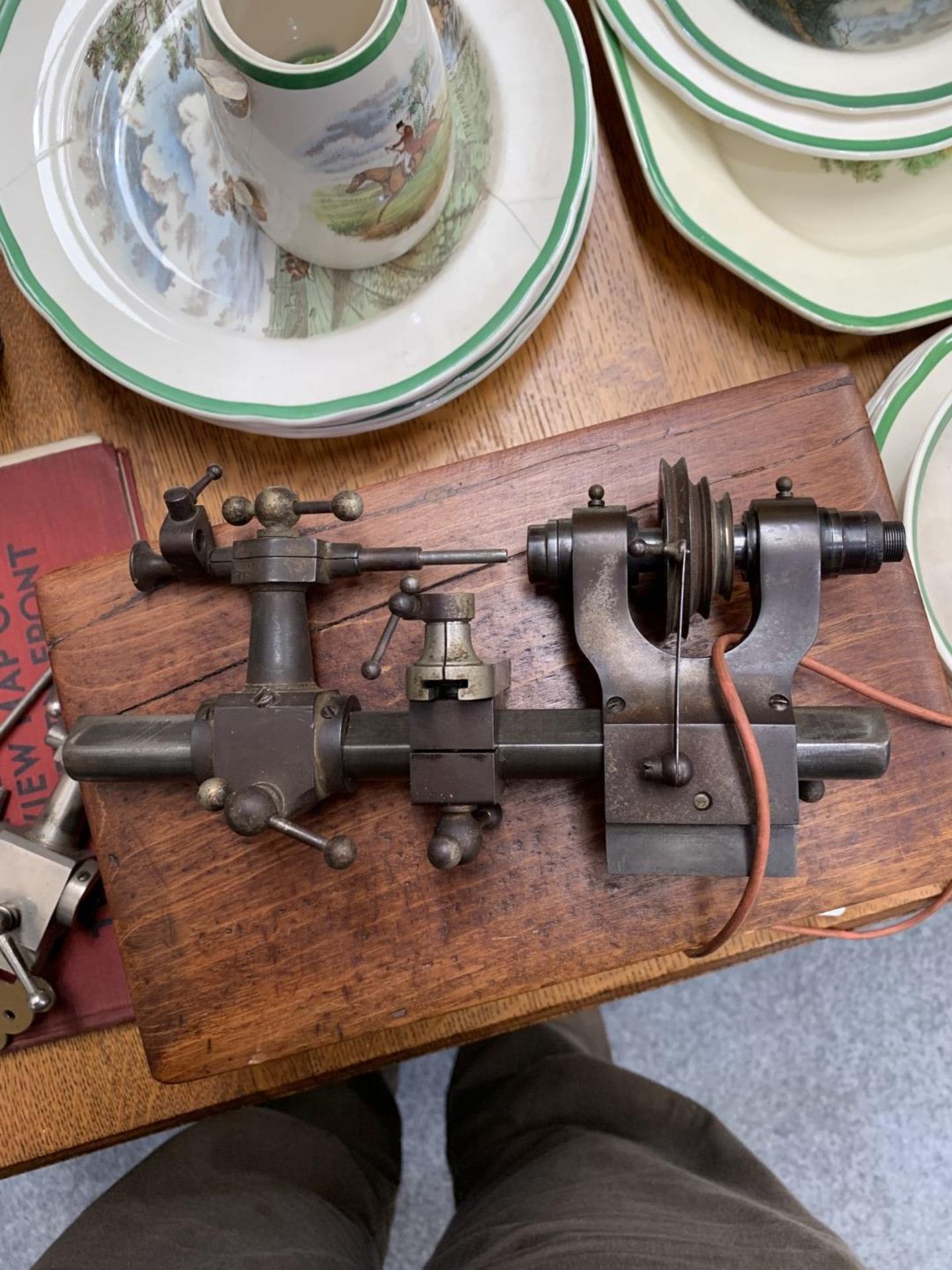A WATCHMAKER'S LATHE AND PAIR OF SCALES - Bild 2 aus 6
