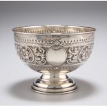 A GEORGE V SILVER SUGAR BOWL