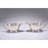 A PAIR OF ART DECO SILVER SAUCE BOATS