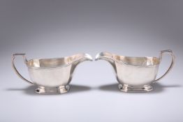 A PAIR OF ART DECO SILVER SAUCE BOATS