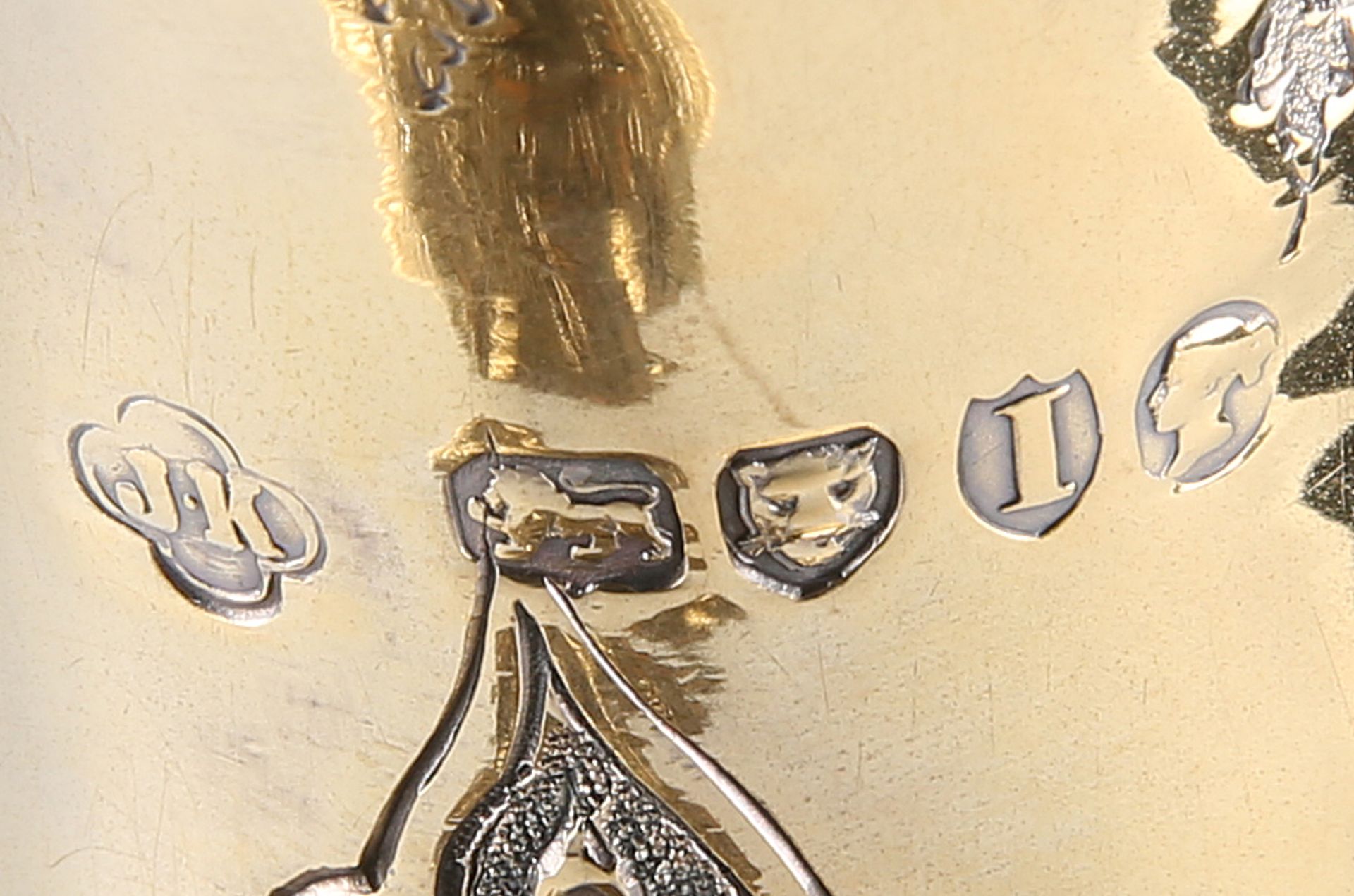 A LARGE VICTORIAN SILVER-GILT PRESENTATION CLARET JUG - Image 5 of 5