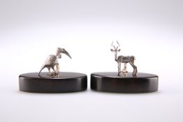 A PAIR OF CONTEMPORARY SILVER PLACE CARD HOLDERS