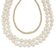 A CULTURED PEARL NECKLACE, the off round cultured pearls, approx. 9.5 - 10mm diameter,