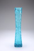 A LARGE 20TH CENTURY ART GLASS VASE