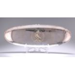 A CONTEMPORARY SILVER OVAL DISH, by Leslie Durbin London 1971, of oval planished form, with