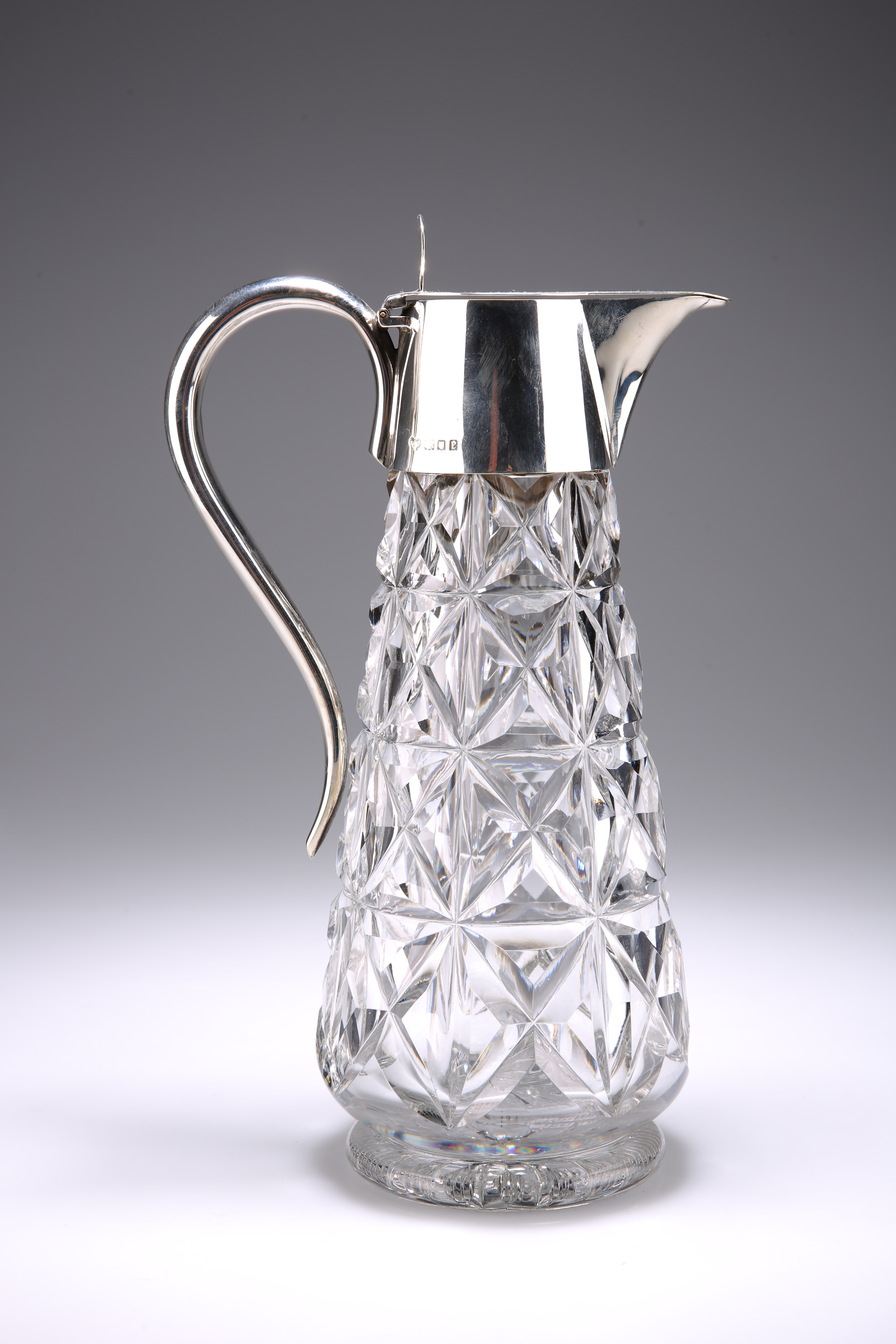 A GEORGE V SILVER-MOUNTED CLARET JUG - Image 4 of 4