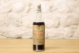 1 BOTTLE DEWARS FINEST SCOTCH WHISKY “WHITE LABEL” 1950’S  ‘SPRING CAP’ – Level at the shoulder