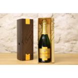 1 BOTTLE CHAMPAGNE VEUVE CLICQUOT ‘VINTAGE BRUT’ 2002 – PERFECT CONDITION – IN PREVIOUSLY UNOPENED