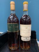 2 BOTTLES MIXED LOT FINE DESSERT WINE TO INCLUDE CHATEAU D’YQUEM COMPRISING : - 1 BOTTLE CHATEAU D’