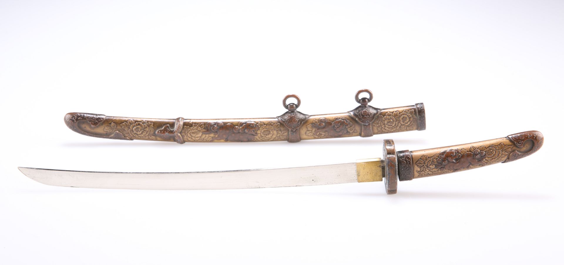 A JAPANESE MIXED METAL LETTER OPENER, CIRCA 1900, in the form of a katana. 33cmThe absence of a - Bild 2 aus 7