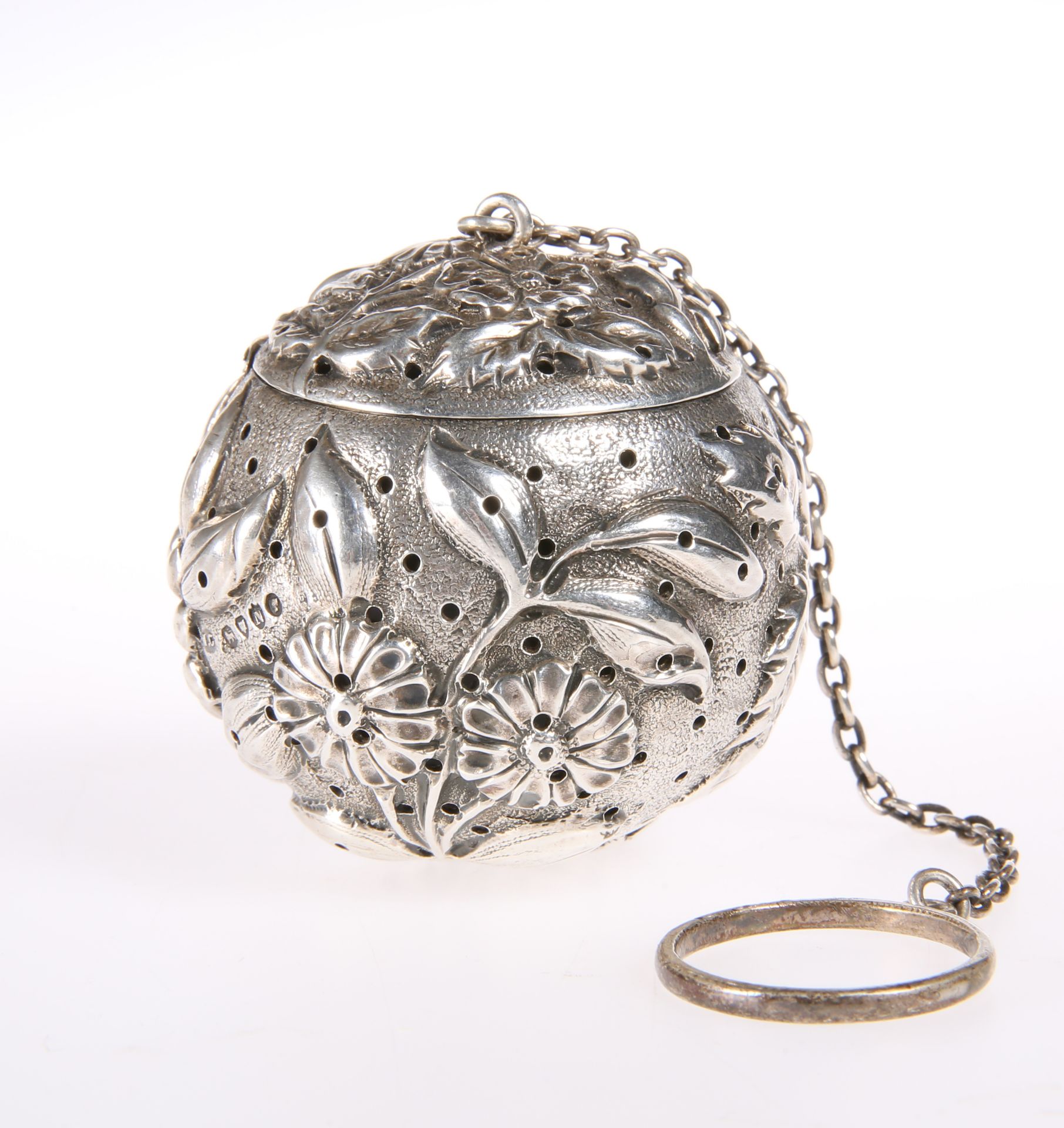 A VICTORIAN SILVER TEA INFUSER, by William Comyns & Sons, London 1888, spherical with hinged