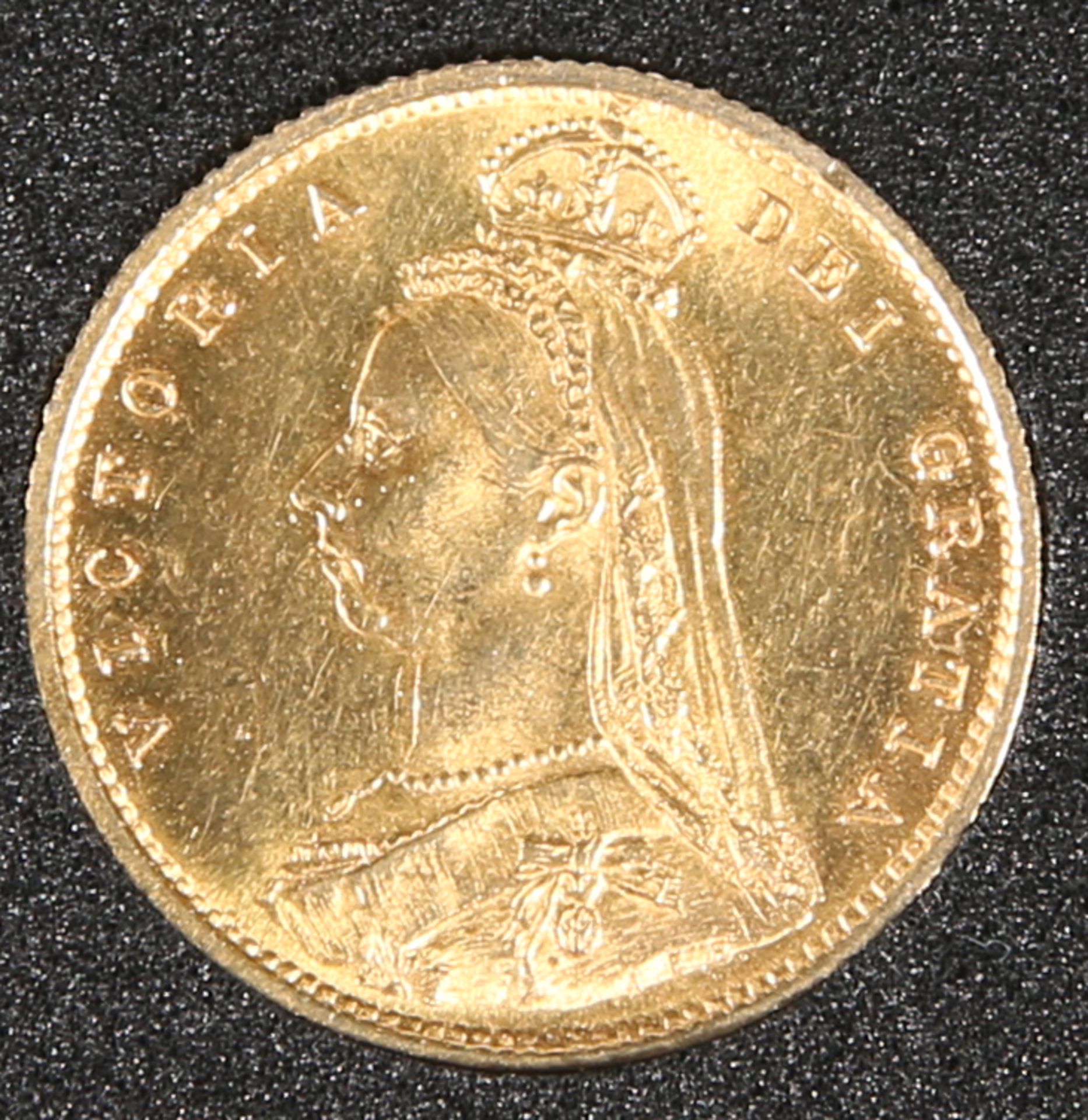 AN 1887 VICTORIA JUBILEE HALF SOVEREIGN.