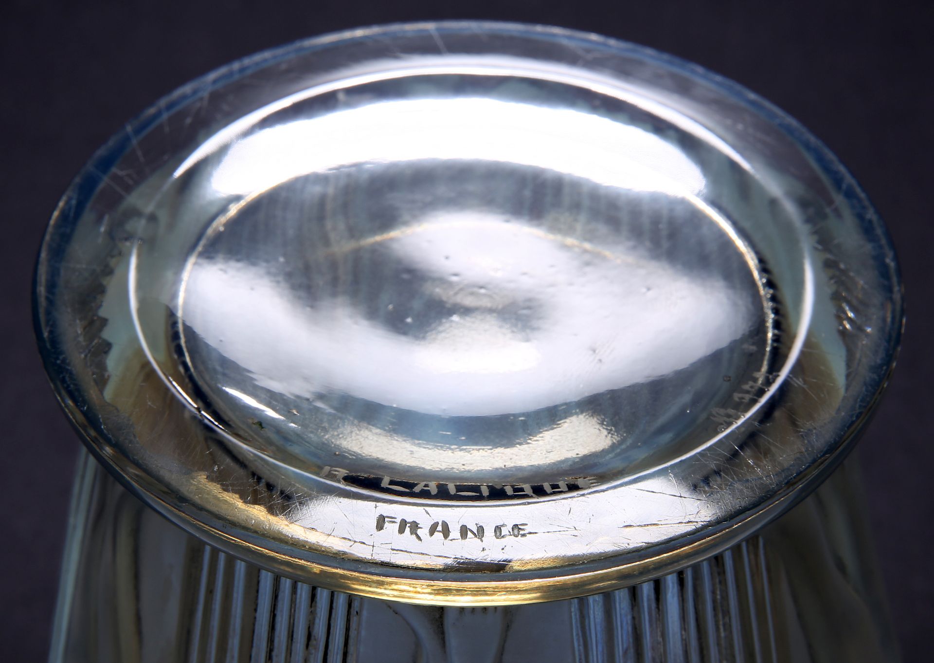 RENÉ LALIQUE (FRENCH, 1860-1945) A 'DANAIDES' VASE, DESIGNED IN 1926, opalescent glass, press- - Bild 4 aus 4