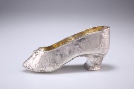 A CONTINENTAL SILVER SHOE TRINKET DISH, bears Continental marks, of large proportions, in the form