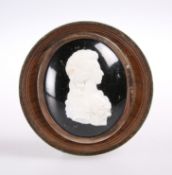 A 19TH CENTURY CAMEO BOX, lacking cover, set to the interior with a Tassie-style cameo bust of a