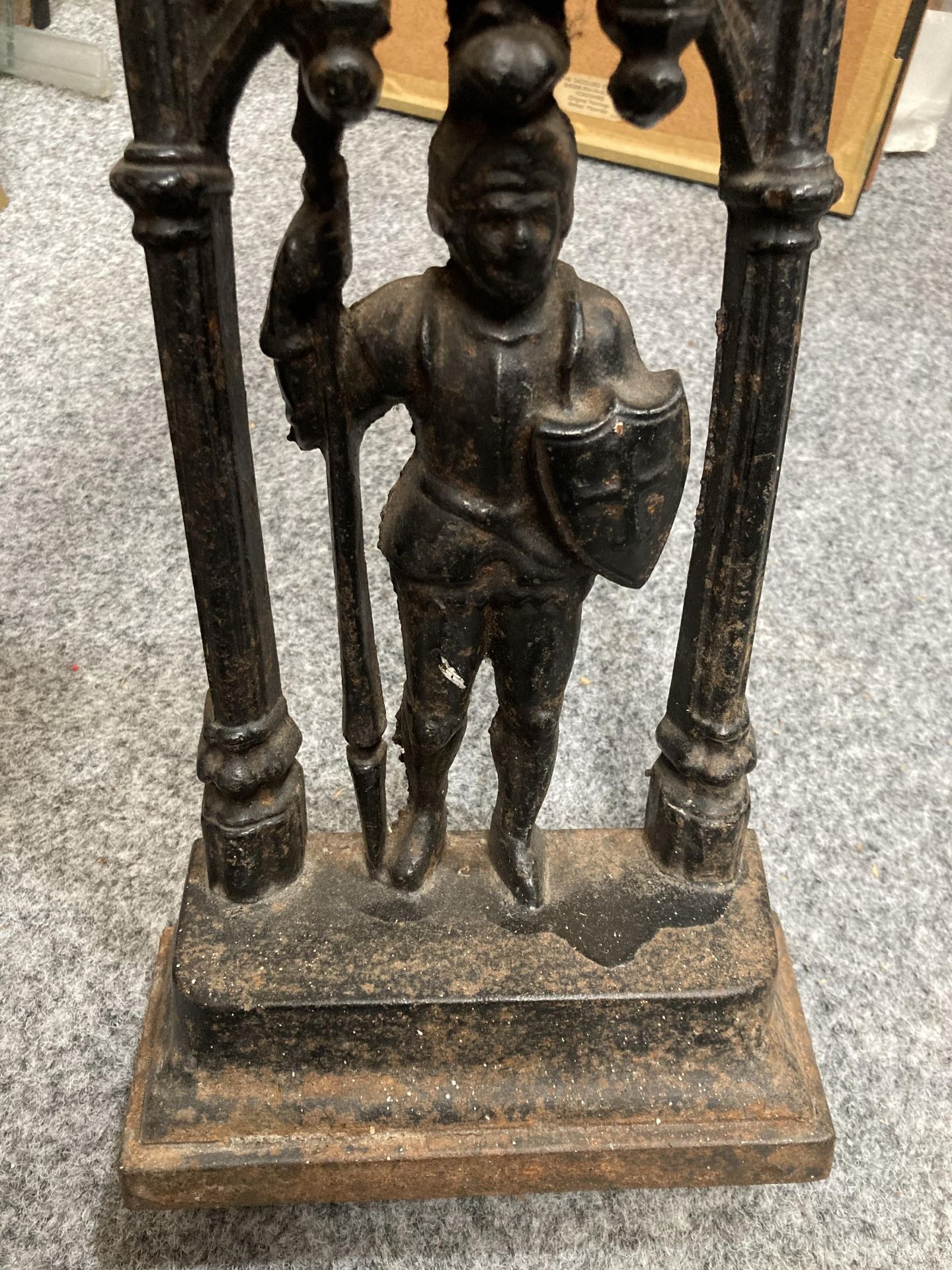 A GROUP OF 19TH CENTURY METALWORK, including cast iron Gothic style door porter; two brass door - Bild 27 aus 31