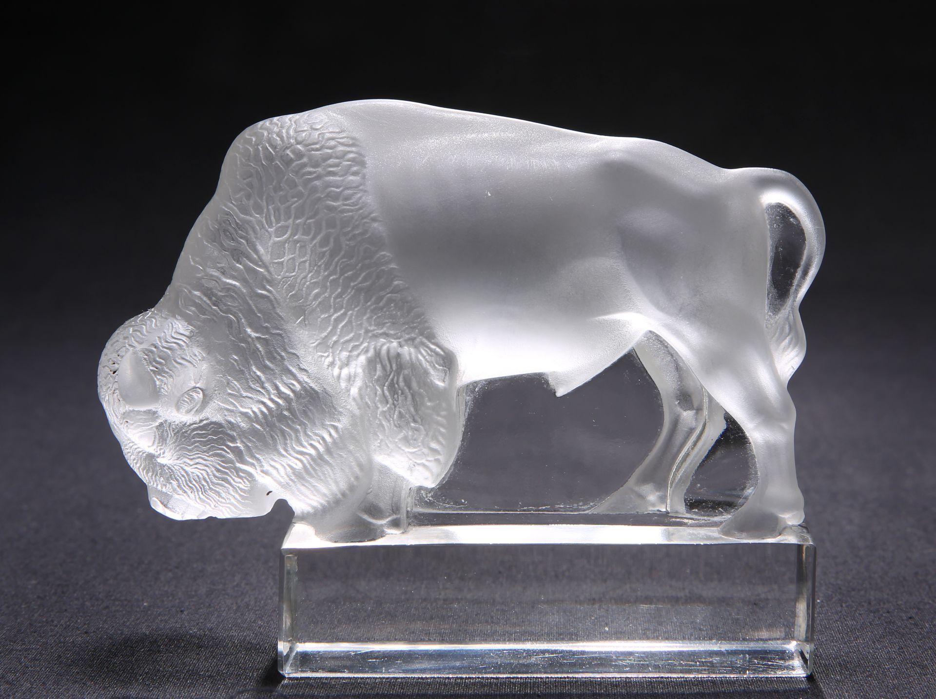 RENÉ LALIQUE (FRENCH, 1860-1945) A 'BISON' PAPERWEIGHT, DESIGNED IN 1931, clear glass, frosted and - Bild 3 aus 4