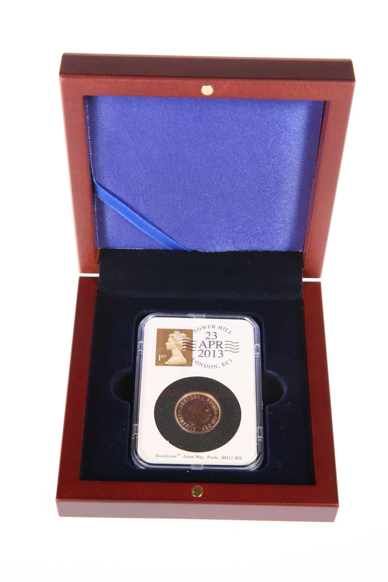 A 2013 ST GEORGE'S DAY FULL SOVEREIGN, in DateStamp capsule dated 23 Apr 2013, in wooden - Bild 2 aus 2