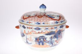 AN 18TH CENTURY CHINESE IMARI TUREEN AND COVER, circular with domed cover, painted in the round with
