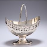 A GEORGE III SILVER PEDESTAL BOWL, by Robert Hennell I, London 1786, of navette form with swing