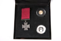 A COMMEMORATIVE COIN AND MEDAL SET, "THE FIRST WORLD WAR VICTORIA CROSS COMMEMORATIVE SET",