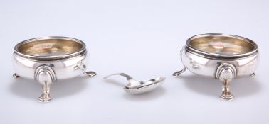 A PAIR OF LATE VICTORIAN/EARLY EDWARDIAN SILVER SPOONS, by Hilliard & Thomason, Birmingham 1901, Old