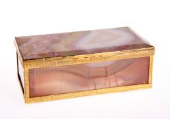AN EARLY 19TH CENTURY FRENCH GOLD-MOUNTED AGATE TABLE SNUFF BOX, rectangular with milled mounts,