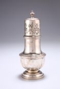 ^ A LARGE GEORGE V SILVER SUGAR CASTER, by Richard Martin & Ebenezer Hall, Birmingham 1911, of