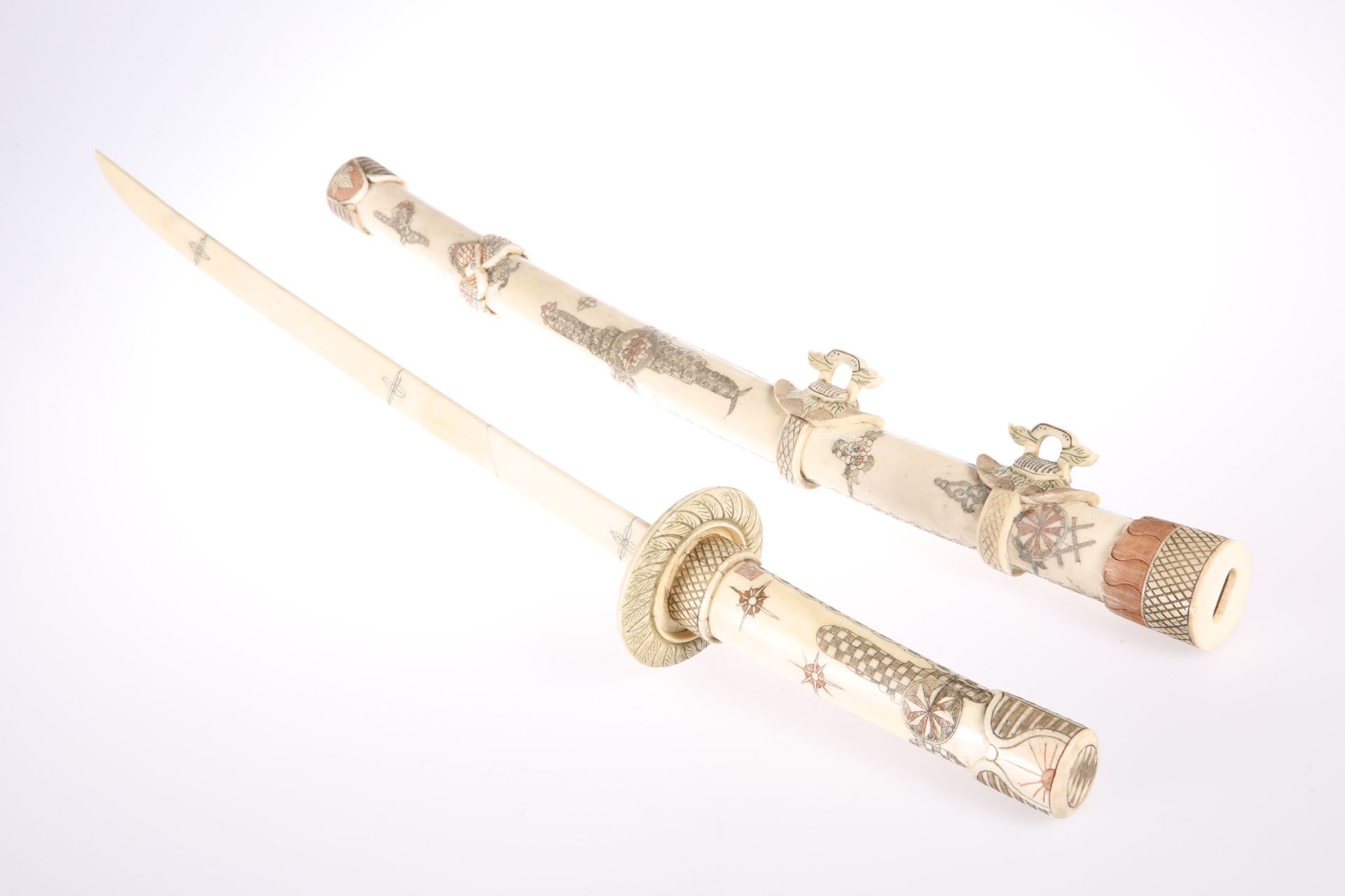 A JAPANESE BONE SWORD, CIRCA 1900, with engraved and stained decoration, 17-inch bone blade. 80cm - Bild 2 aus 2