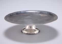 A GEORGE I SILVER TAZZA, possibly by Abel Brokesby, London 1722, of circular form with pedestal