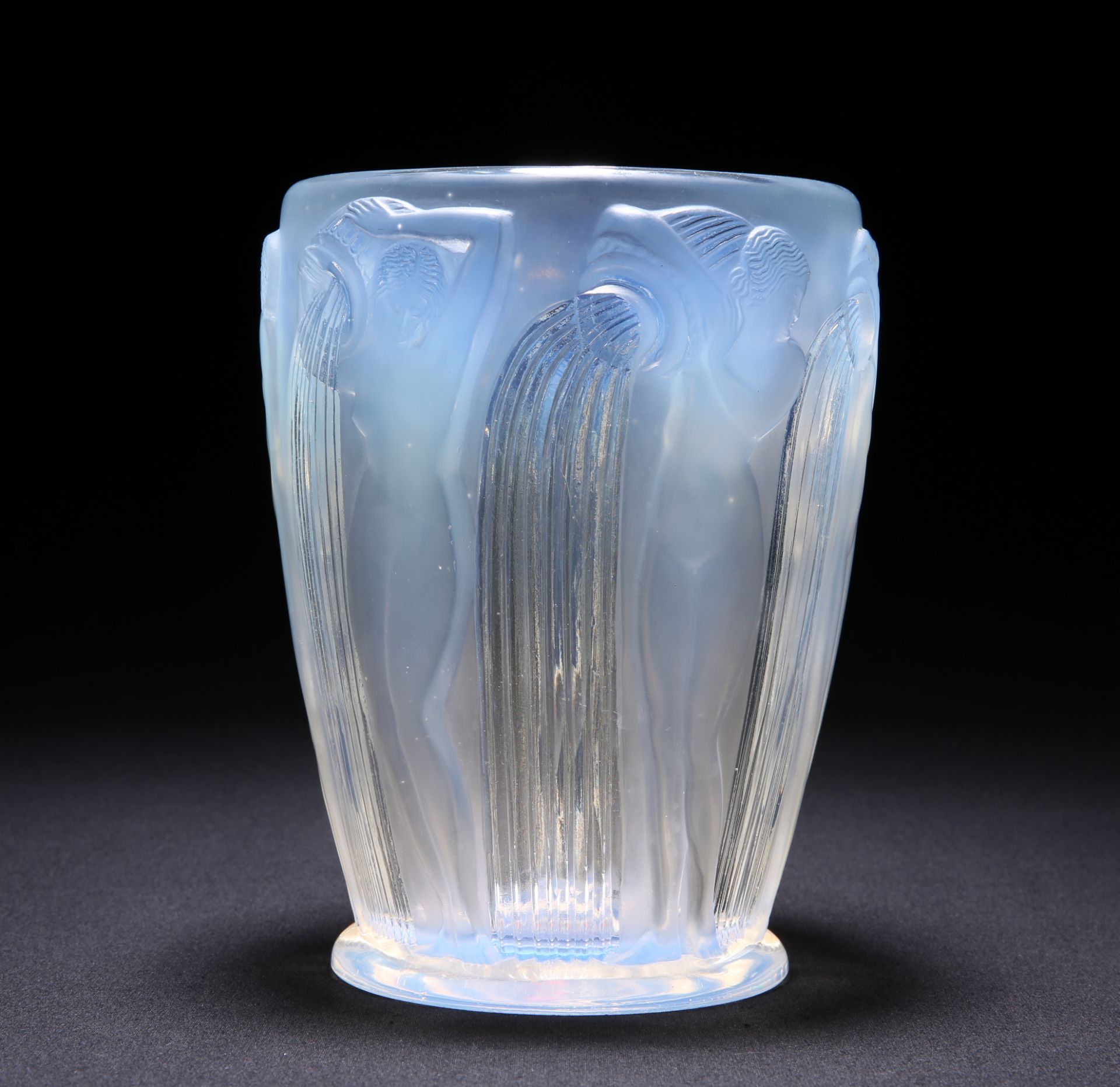 RENÉ LALIQUE (FRENCH, 1860-1945) A 'DANAIDES' VASE, DESIGNED IN 1926, opalescent glass, press- - Bild 2 aus 4