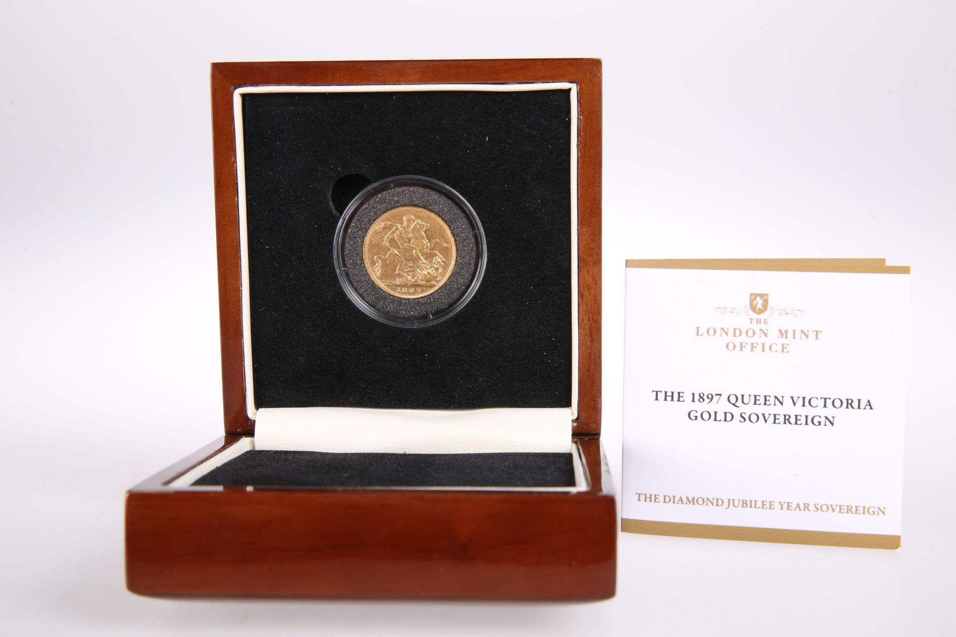 1897 QUEEN VICTORIA GOLD FULL SOVEREIGN, MELBOURNE MINT, obverse with Queen Victoria Old Head