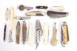A QUANTITY OF PENKNIVES, including mother-of-pearl and staghorn faced examples. (qty)