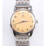 A VINTAGE GENTLEMAN'S STAINLESS STEEL OMEGA WRISTWATCH. 34mm