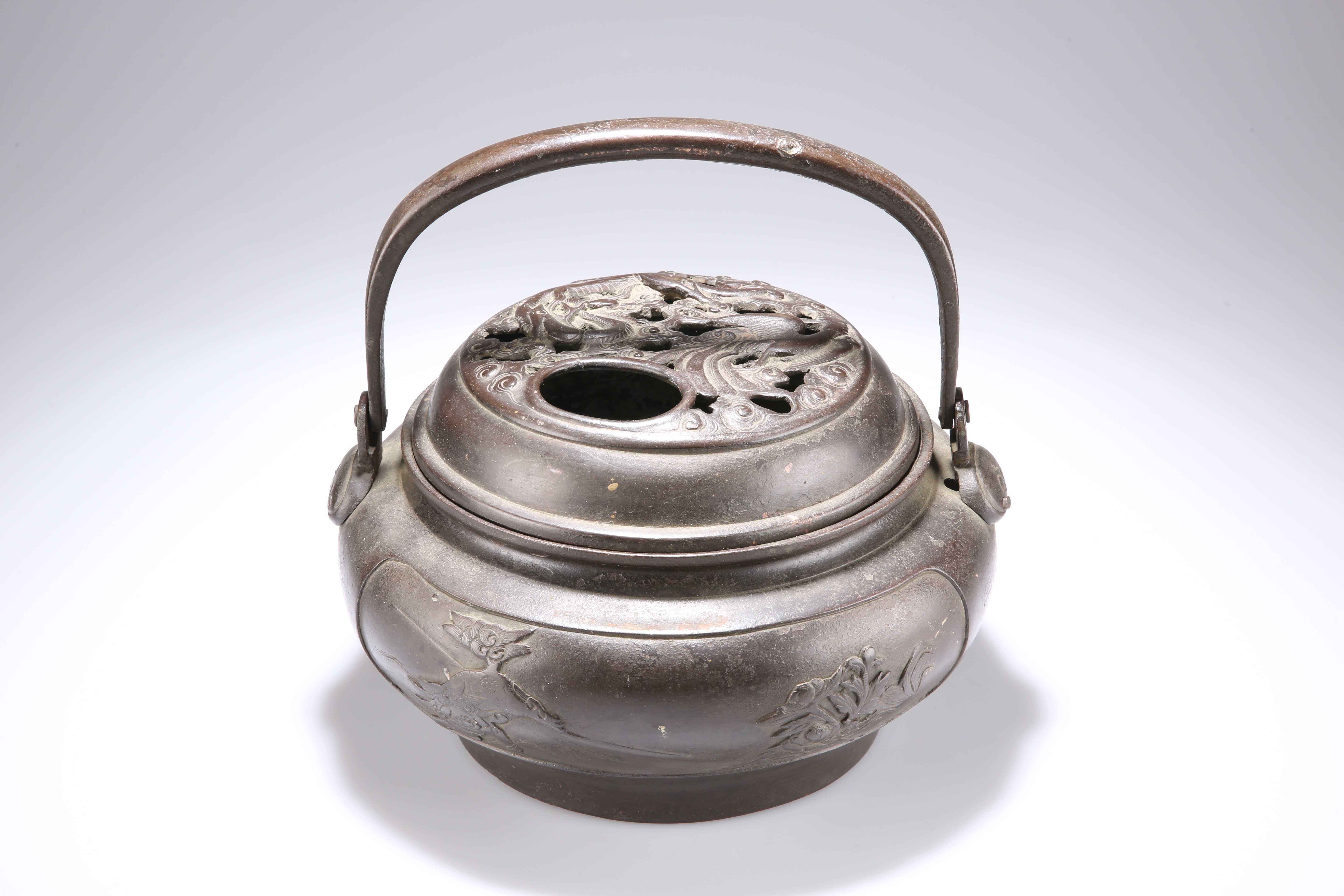 A CHINESE BRONZE CENSER, 19TH CENTURY - Image 3 of 3