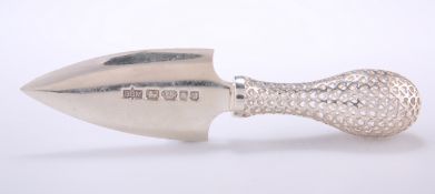 A CONTEMPORARY SILVER LETTER OPENER, by Grant MacDonald, London 2012, the arrow shaped blade with