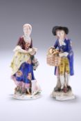A PAIR OF CHELSEA STYLE PORCELAIN FIGURES, CIRCA 1900, modelled as a lady and gentleman in 18th