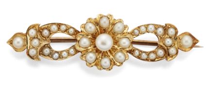 AN EDWARDIAN SEED PEARL BROOCH,