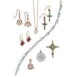 A QUANTITY OF MIXED GEMSET AND GOLD JEWELLERY,