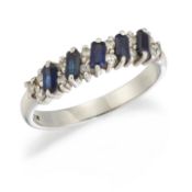 A PLATINUM SAPPHIRE AND DIAMOND RING,