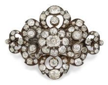 A LATE 19TH/EARLY 20TH CENTURY DIAMOND BROOCH,