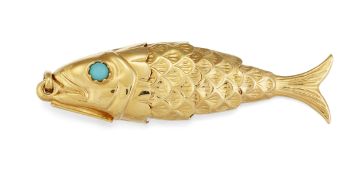 A MODERN GOLD ARTICULATED FISH PENDANT,