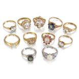 A QUANTITY OF 9CT AND GEMSET RINGS,