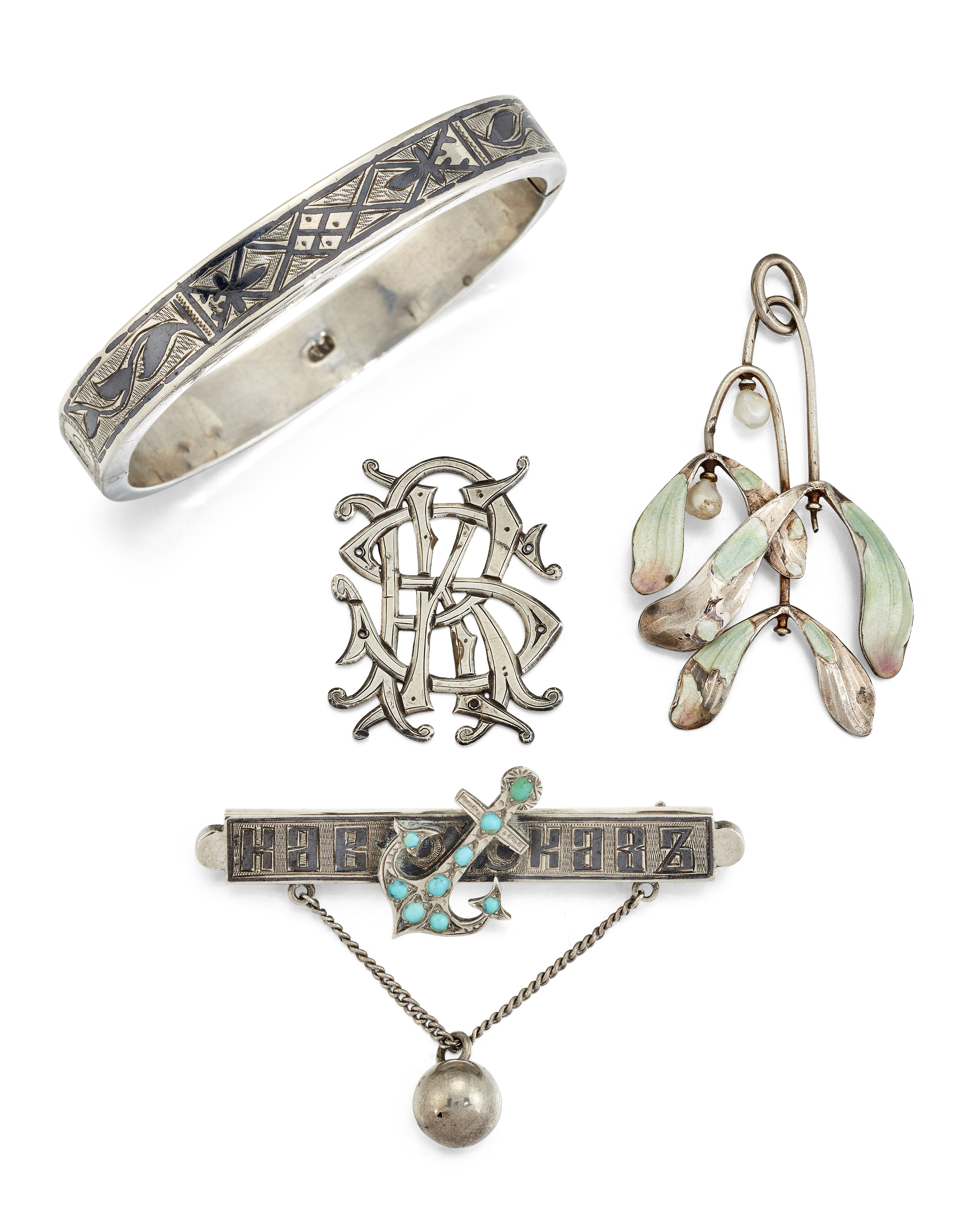 FOUR ITEMS OF SILVER JEWELLERY,